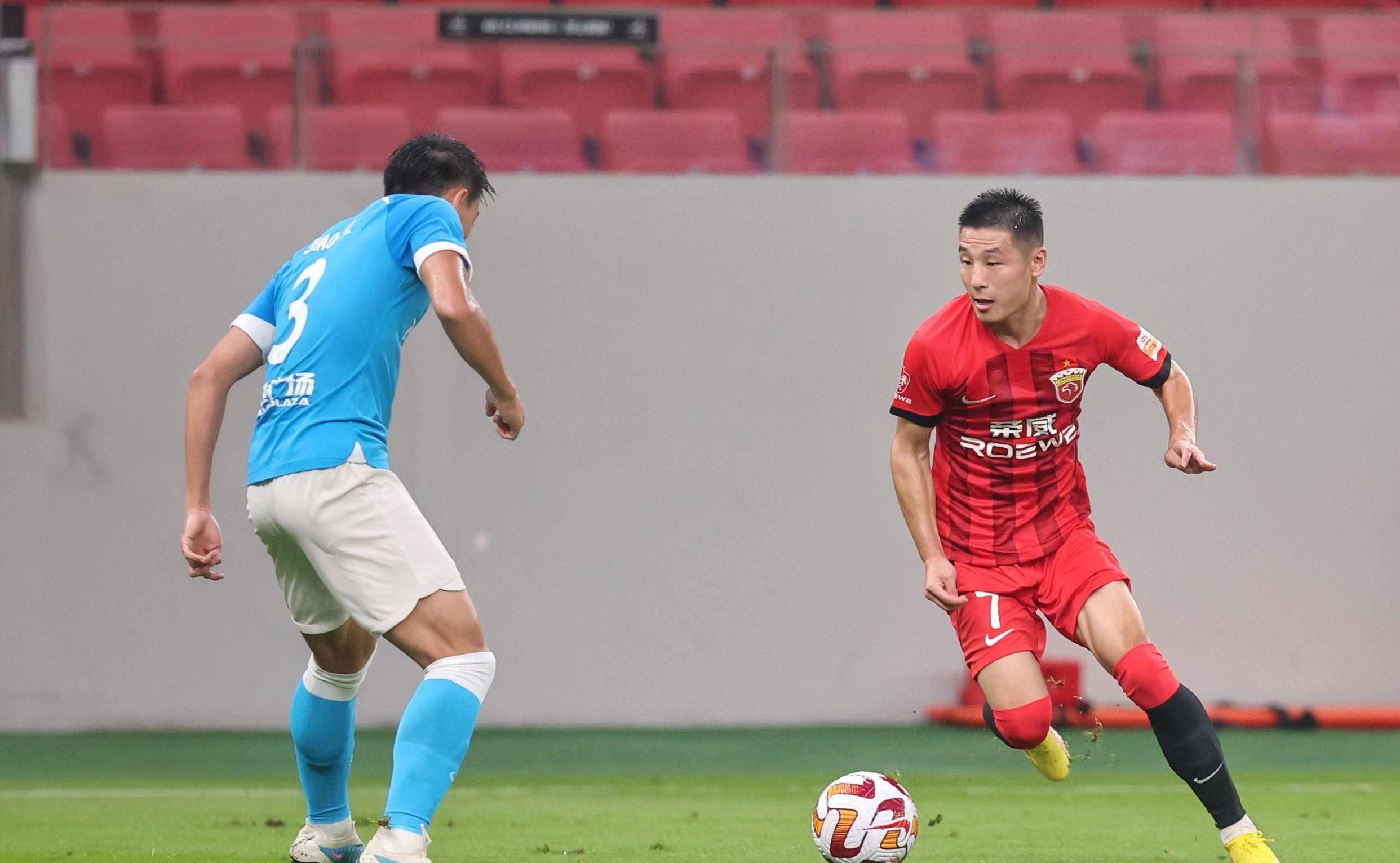 欧宝ob今晚英超焦点战，广东宏远官宣签约，气氛紧张，赛程密集仍需轮换的简单介绍